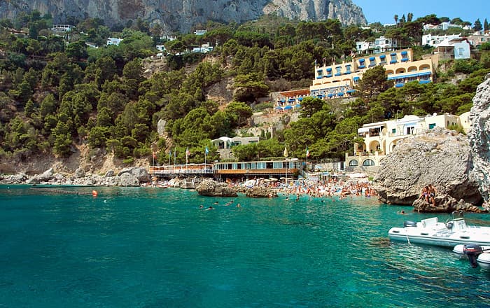 Hotel a Capri con piscina vista Faraglioni