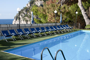 Hotel Weber Ambassador Piscina