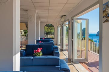 Отель Вебер Амбассадор