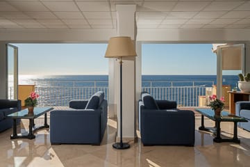 Отель Вебер Амбассадор